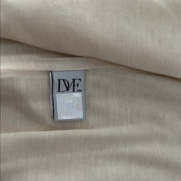 Diane Von Furstenberg DVF Elegant Lace Dress in Cream - VINTAGE - Picture 10 of 10